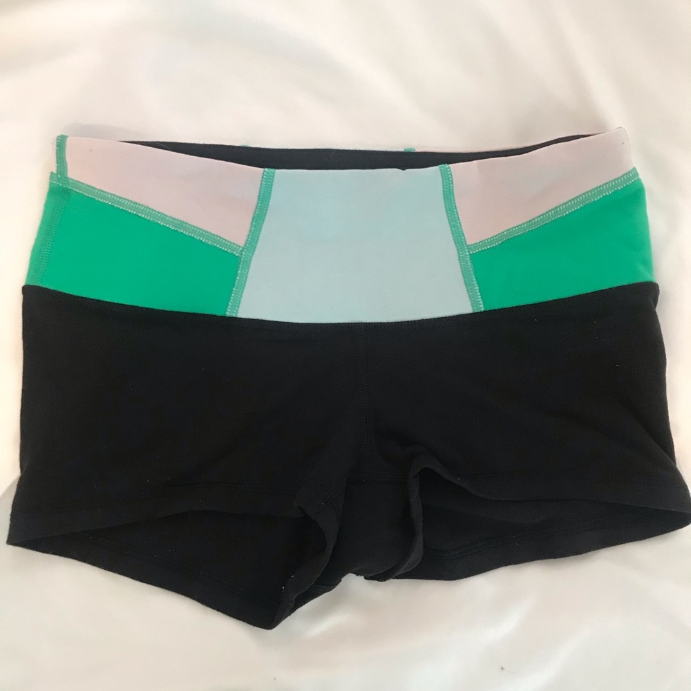 lululemon shorts size 2